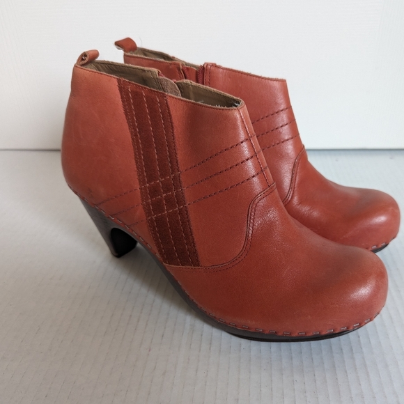 Schuler & Sons Philadelphia Shoes - Schuler & Sons Philadelphia Anthropologie Orange Leather Clog Ankle Booties 8 B